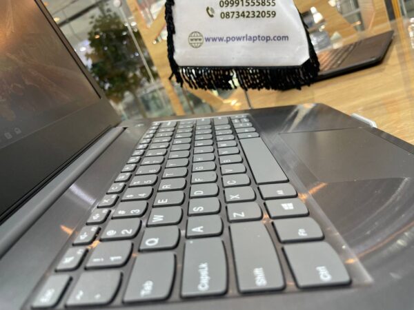 Lenovo IdeaPad v330 reyzen5 2500u 8-256u 2gb vega8 amd 14fhd