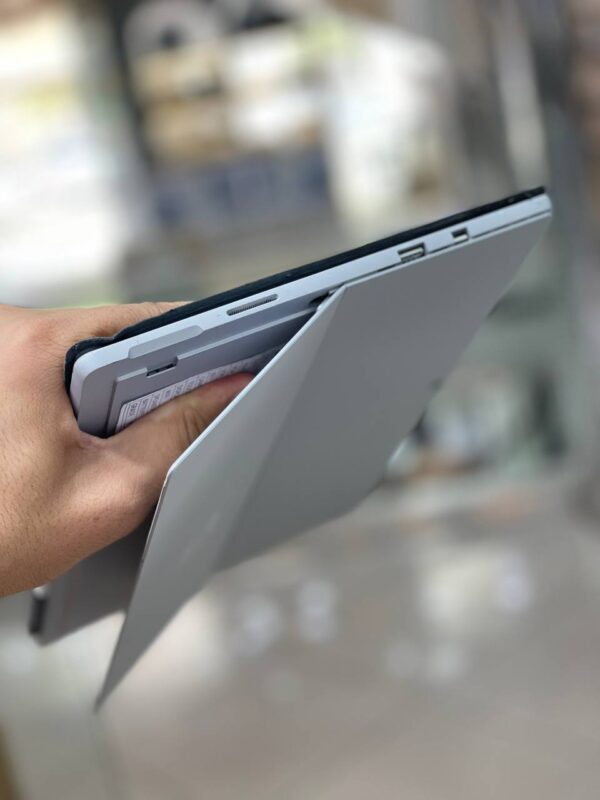 microsoft surface pro5 i7-7660u 88-256gb ssd 12.3 2k