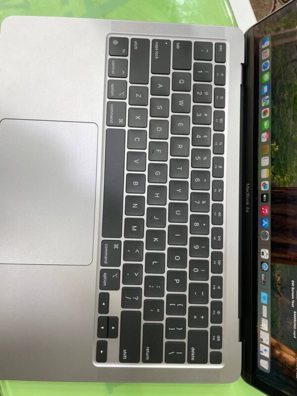 Apple MacBook Air A2337   M1 2020 8-256gb ssd  13.3" 3K