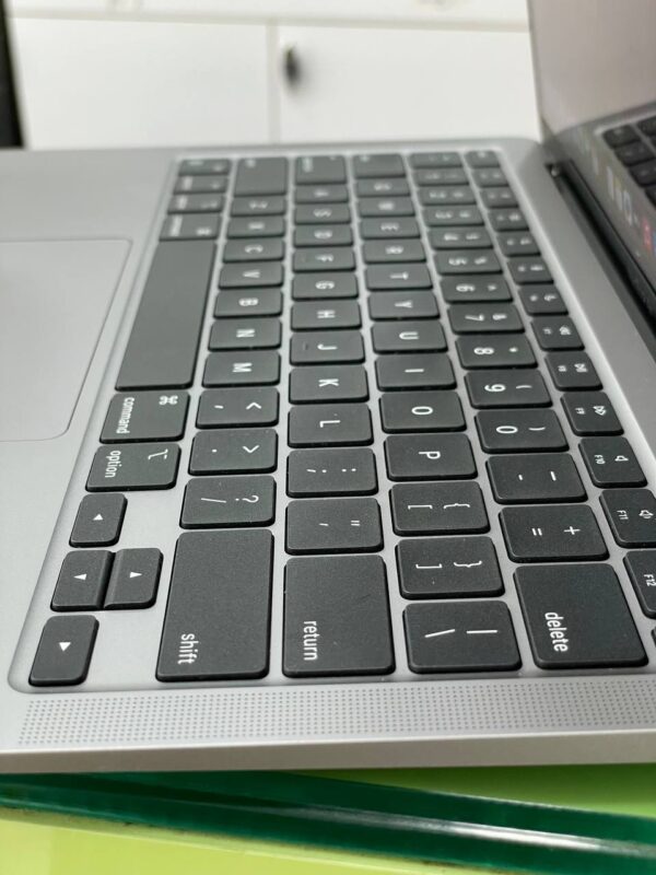 Apple MacBook Air A2337   M1 2020 8-256gb ssd  13.3" 3K