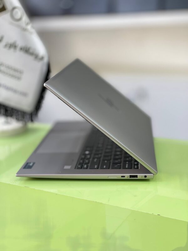 لپ تاپ استوک  Hp Zbook fire fly G11 ultra5-135u 32-512gb ssd fhd 2024 ai  14". Full  HD