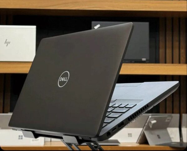 لپ تاپ استوک دل DELL Latitude 5401 core i5-9400H 16G-256G 2GB NVIDIA Geforce MAX 150 14.1" Full HD