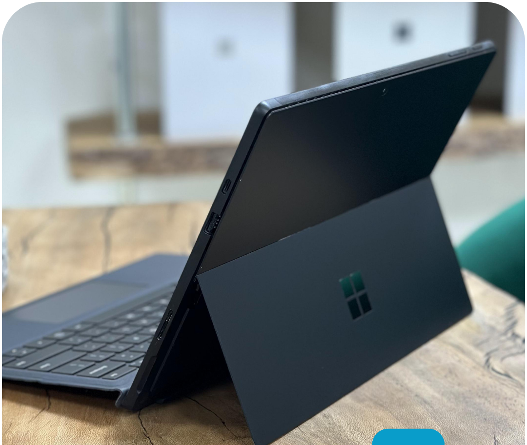لپ تاپ استوک Microsoft Surface PRO 7 PLUS core i5-103G7 8G5B-256GB intel IRIS XE 12.3″ full hd